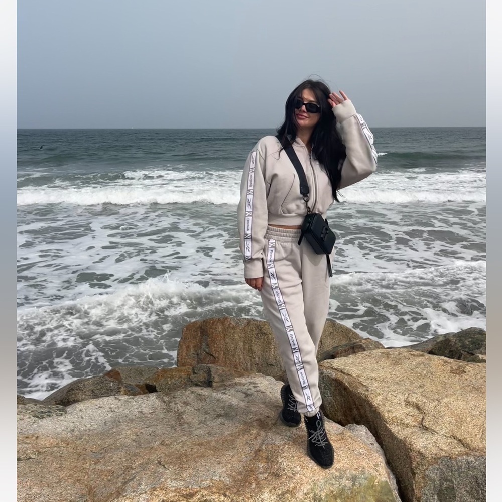 Reebok sweatpants and hoodie in oatmeal